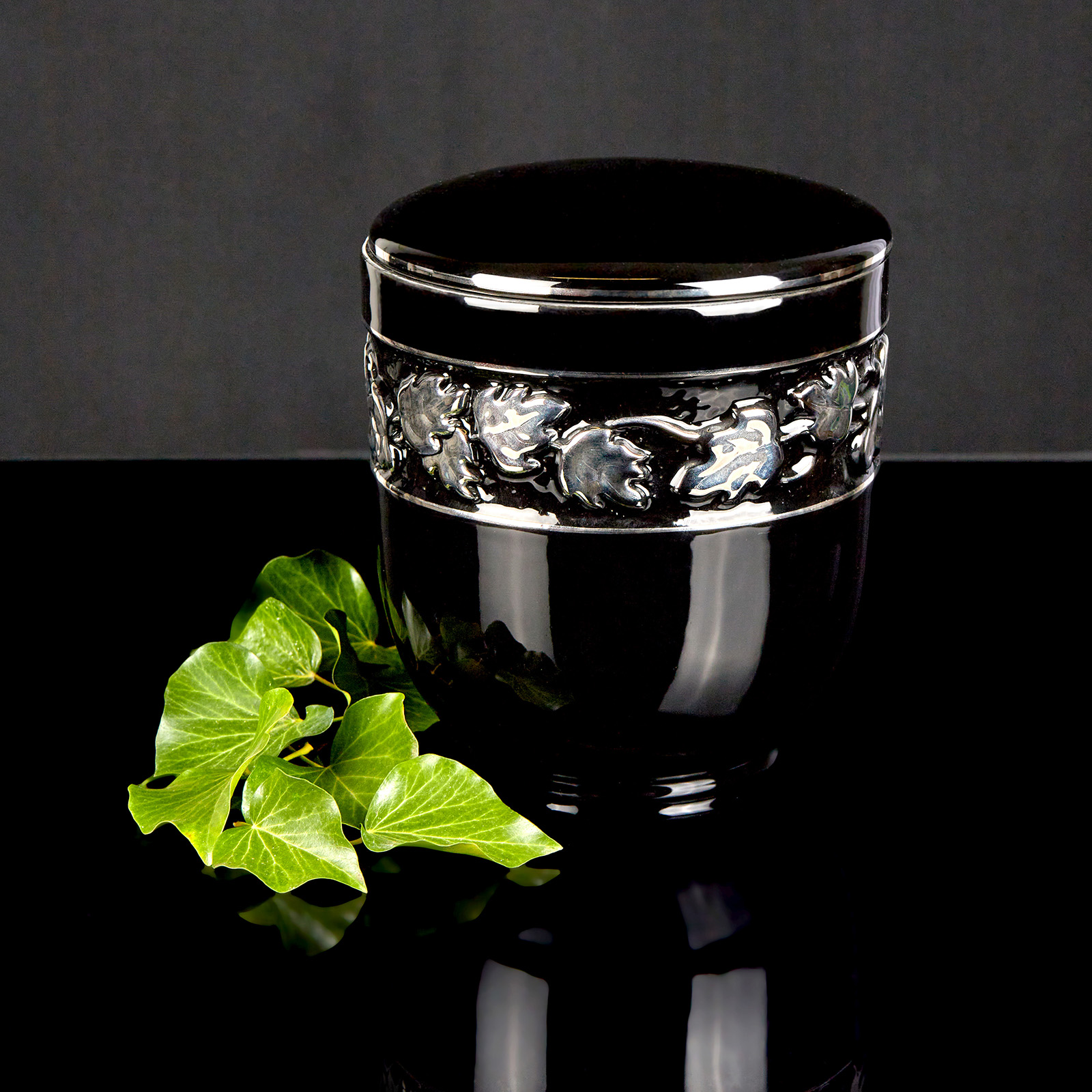 "We scheiden van elkaar, zoals het blad van de boom"