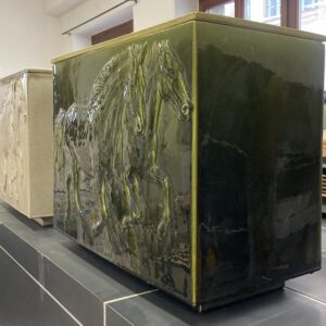 "De puurste metgezel" (paardenurn)