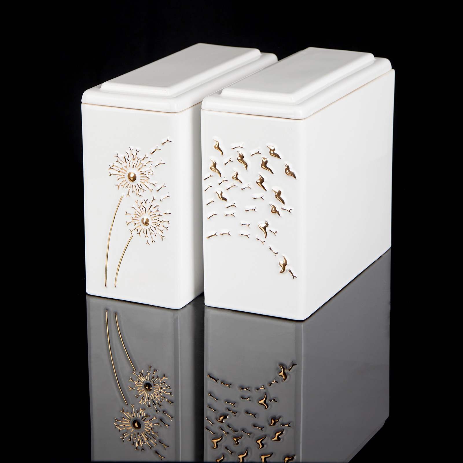 "We vliegen verder op de vleugels van de wind" (set van twee urnen) - Afbeelding 4